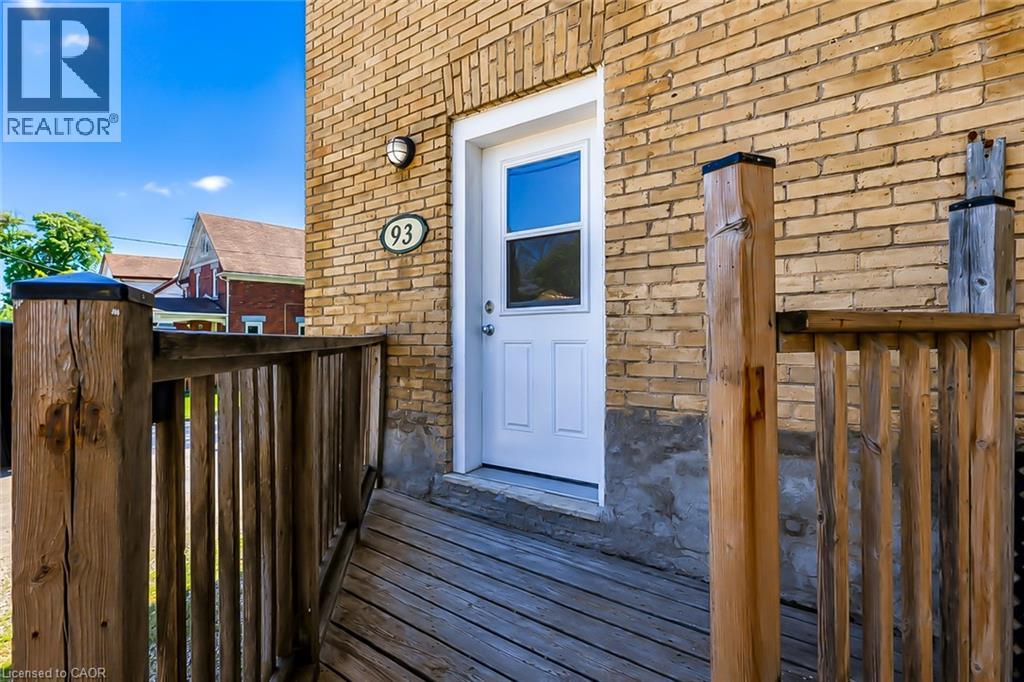 93 Lancaster Street W, Kitchener, Ontario  N2H 4T3 - Photo 3 - 40832453