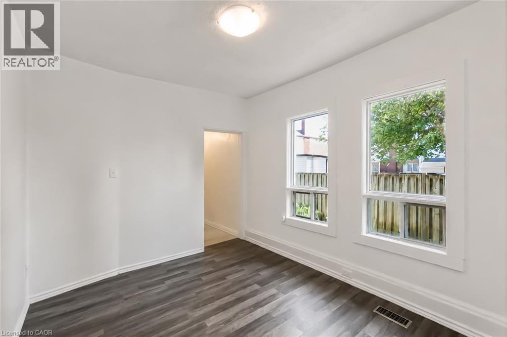 87 Lancaster Street W, Kitchener, Ontario  N2H 4T3 - Photo 11 - 40832474