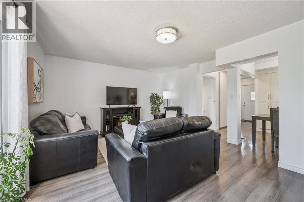 71 Blackhorne Drive, Kitchener, Ontario  N2E 1T5 - Photo 10 - 40828130