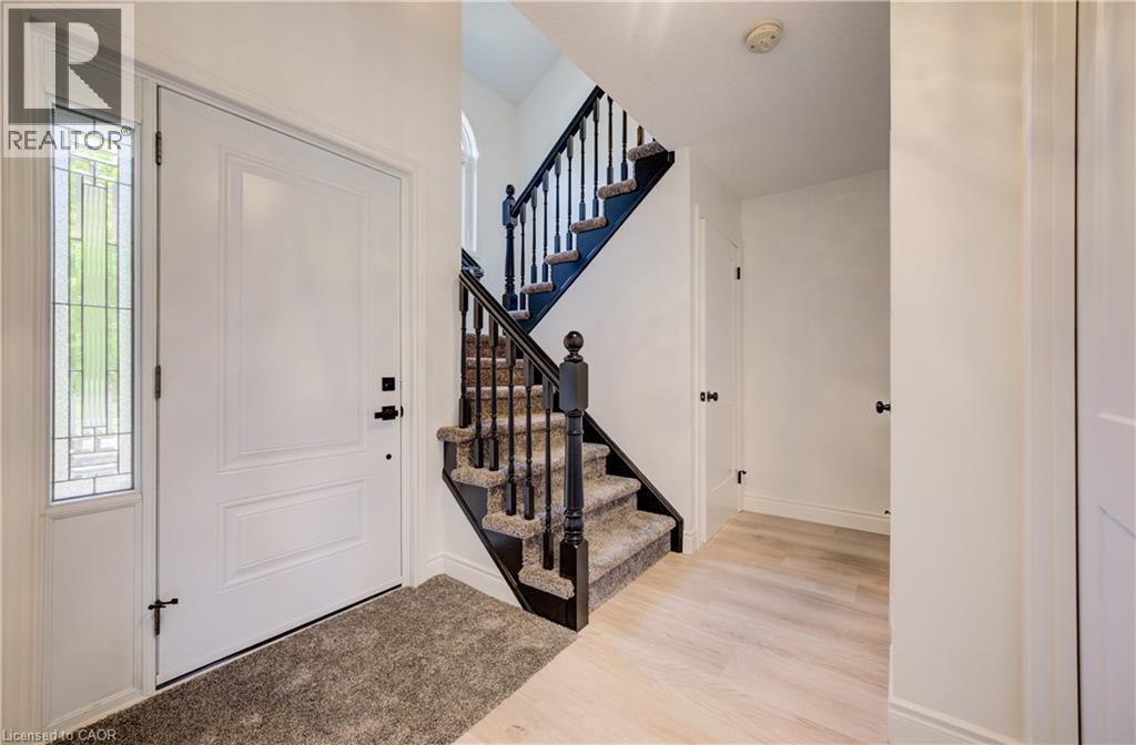 464 Northlake Drive, Waterloo, Ontario  N2V 2A4 - Photo 5 - 40820957