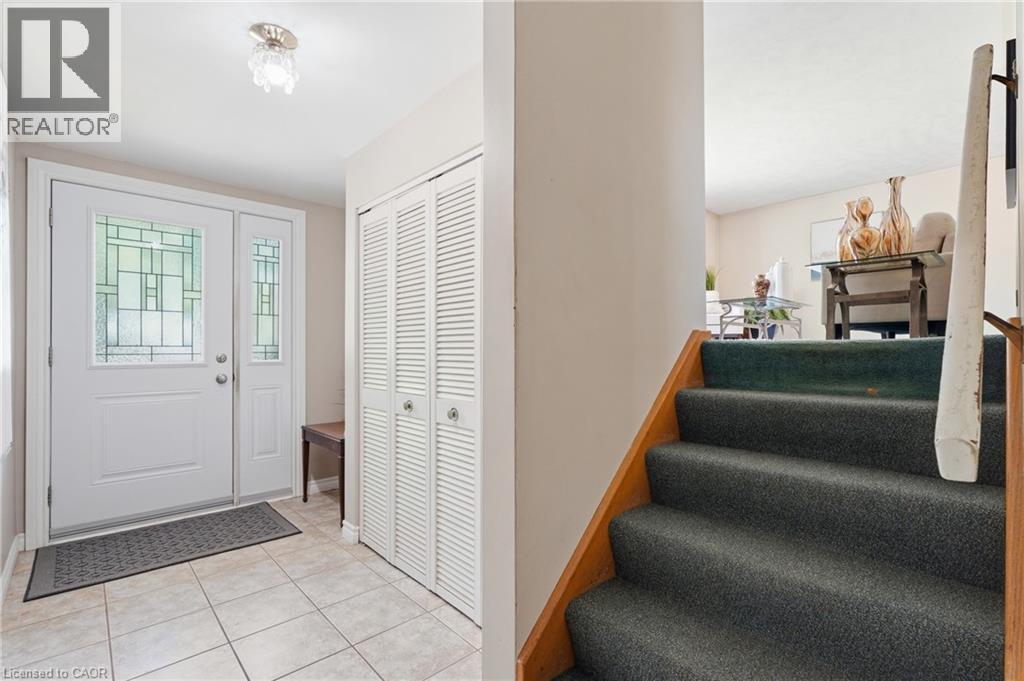 4 Bradley Place, Kitchener, Ontario  N2A 2B3 - Photo 4 - 40821042