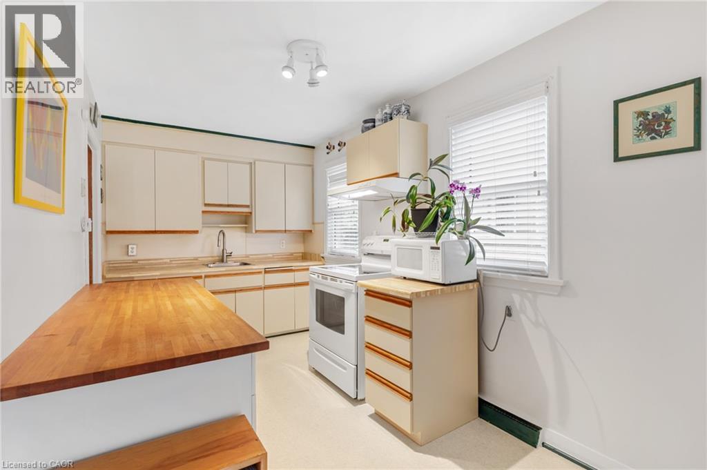 34 Sixth Avenue, Kitchener, Ontario  N2C 1R1 - Photo 7 - 40828341