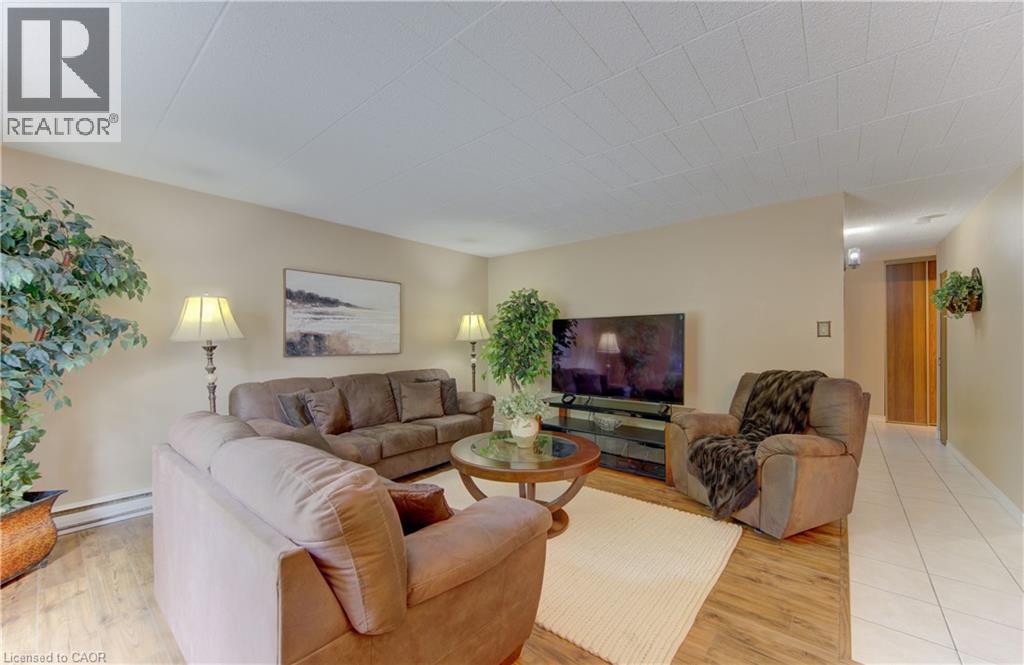 71 Vanier Drive Unit# 301, Kitchener, Ontario  N2C 1J4 - Photo 11 - 40839804