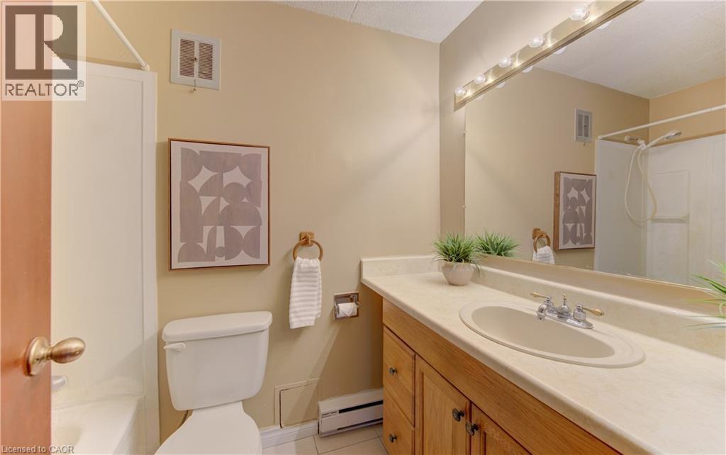 71 Vanier Drive Unit# 301, Kitchener, Ontario  N2C 1J4 - Photo 18 - 40839804
