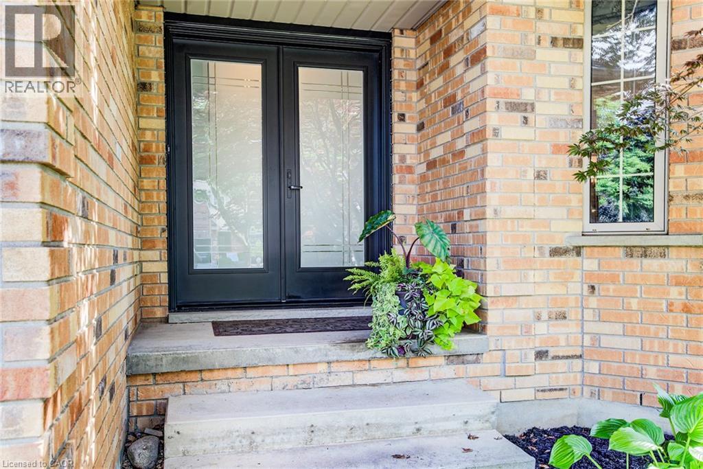 561 Chancery Lane, Waterloo, Ontario  N2T 2N5 - Photo 4 - 40841799