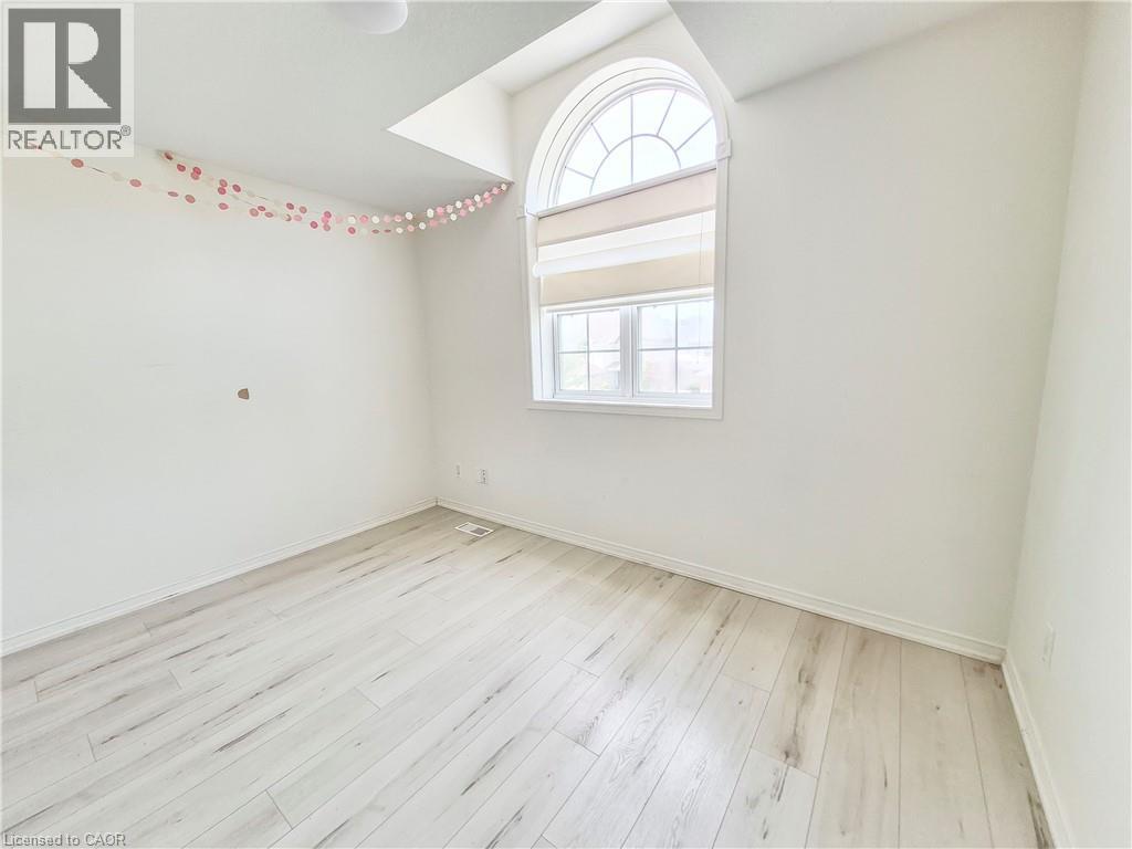 147 Dubrick Crescent Unit# 1, Kitchener, Ontario  N2E 4G3 - Photo 13 - 40842059