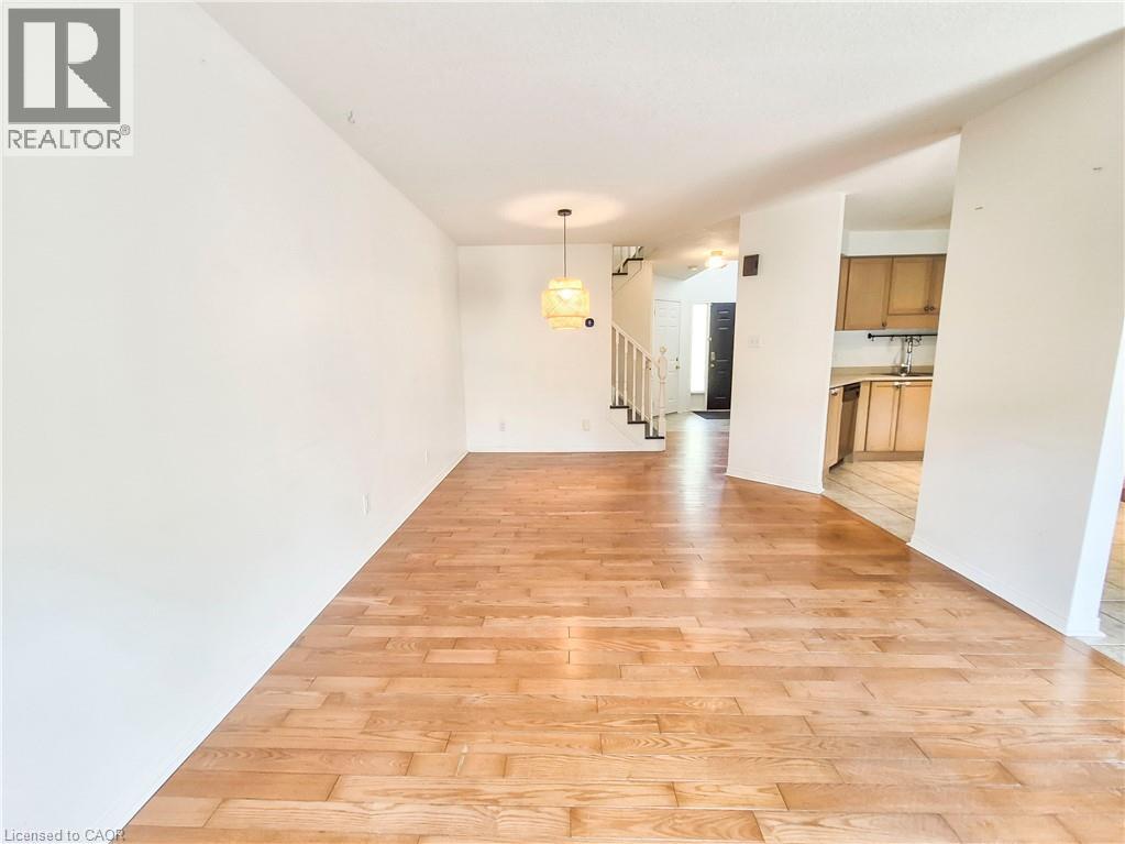 147 Dubrick Crescent Unit# 1, Kitchener, Ontario  N2E 4G3 - Photo 5 - 40842059