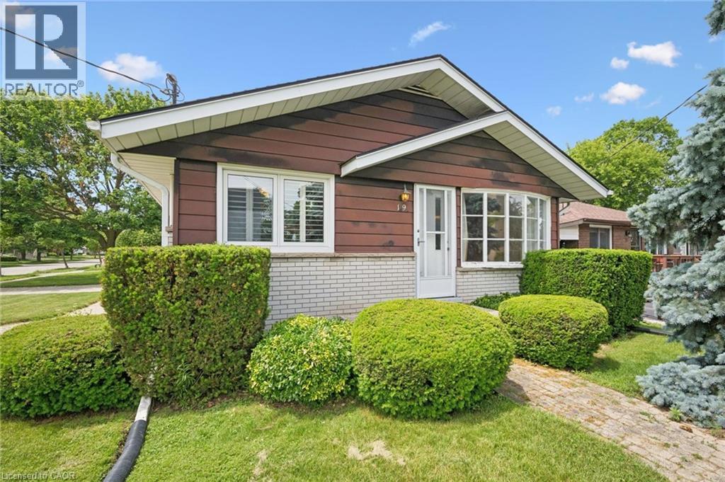19 Weichel Street, Kitchener, Ontario  N2M 2A5 - Photo 2 - 40836559
