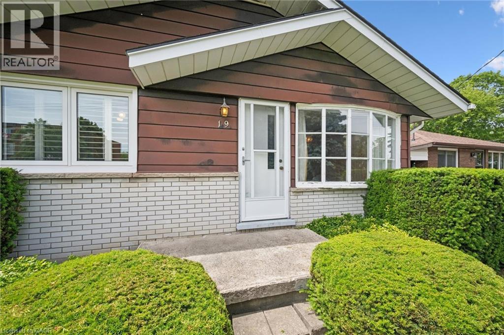 19 Weichel Street, Kitchener, Ontario  N2M 2A5 - Photo 3 - 40836559