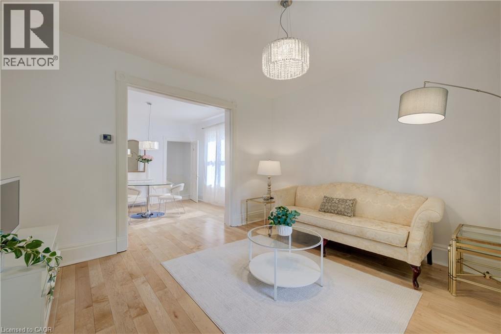 25 Central Street, Waterloo, Ontario  N2L 3A5 - Photo 11 - 40844069