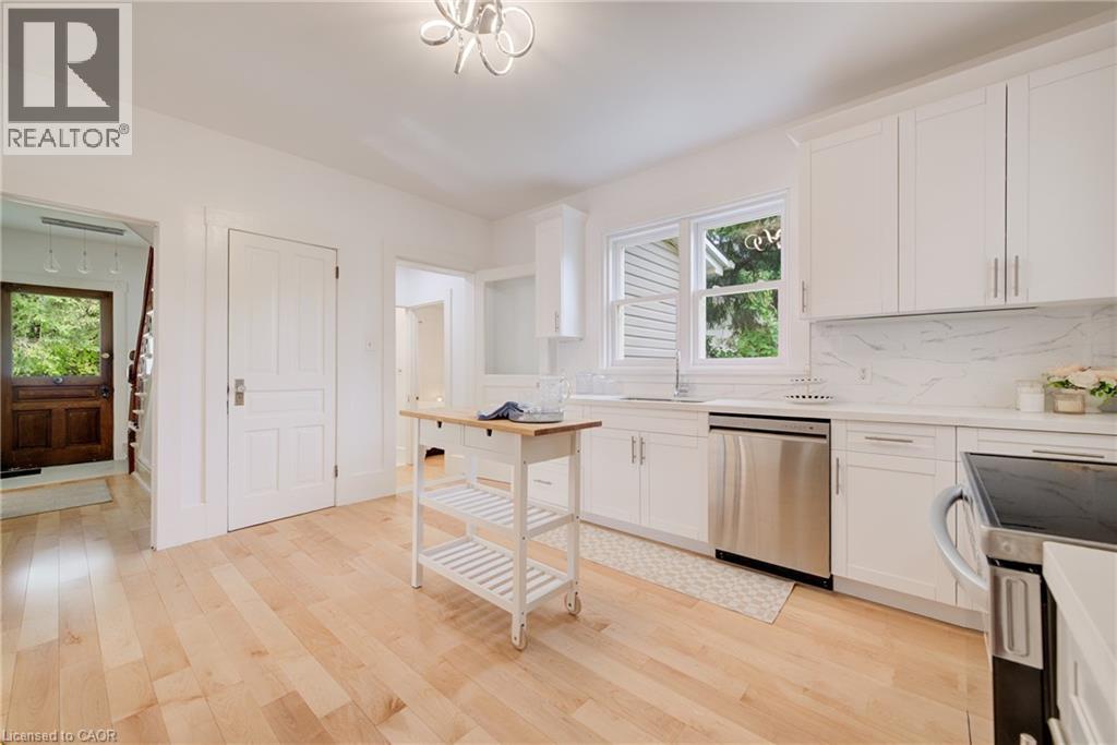 25 Central Street, Waterloo, Ontario  N2L 3A5 - Photo 18 - 40844069