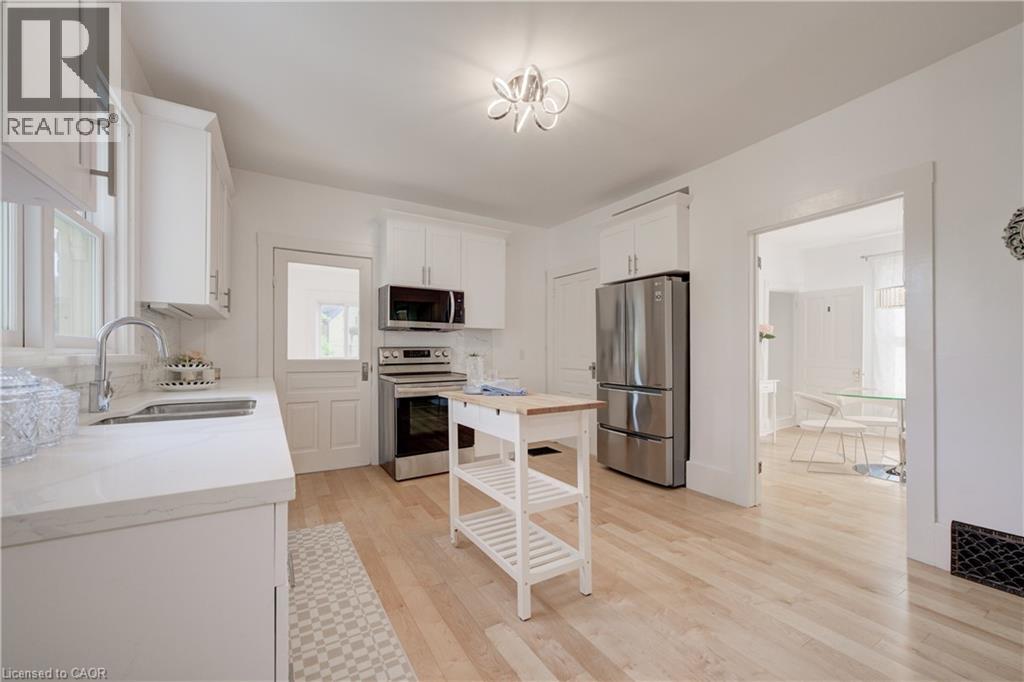 25 Central Street, Waterloo, Ontario  N2L 3A5 - Photo 23 - 40844069