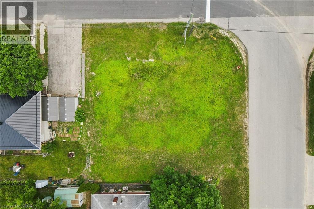 46 Daniel Avenue, Kitchener, Ontario  N2K 1E9 - Photo 2 - 40843096