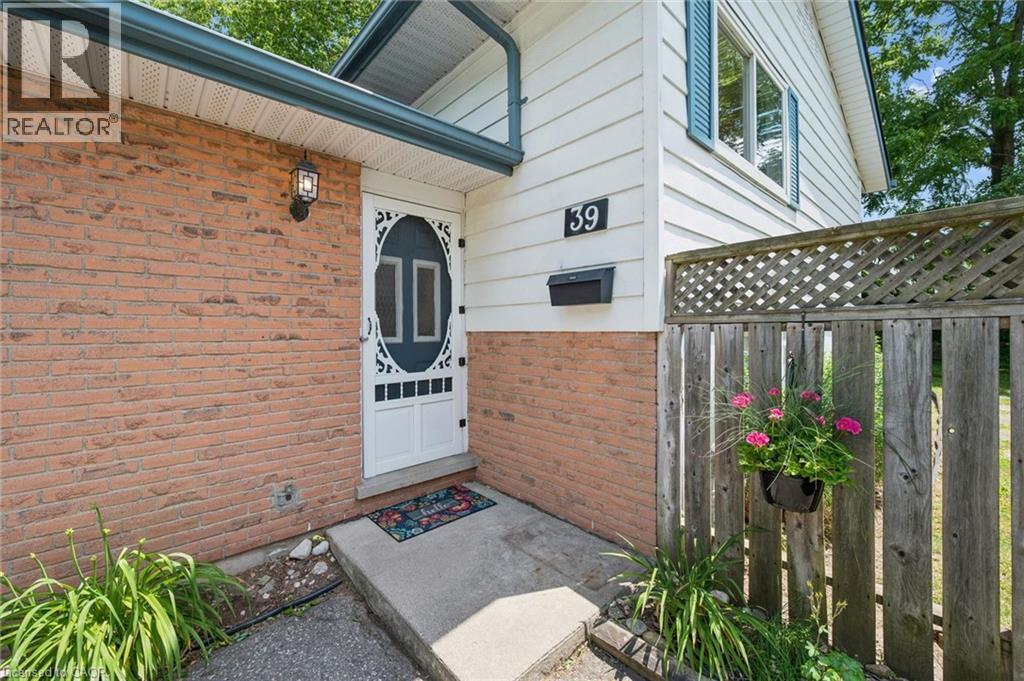 39 Shea Crescent, Kitchener, Ontario  N2E 1E9 - Photo 5 - 40844885