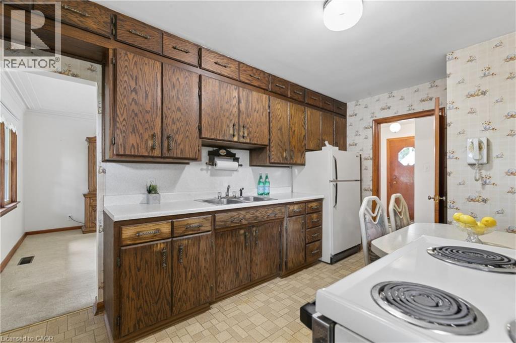 74 Ross Avenue, Kitchener, Ontario  N2A 1V3 - Photo 10 - 40845679
