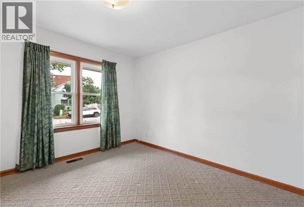 74 Ross Avenue, Kitchener, Ontario  N2A 1V3 - Photo 13 - 40845679