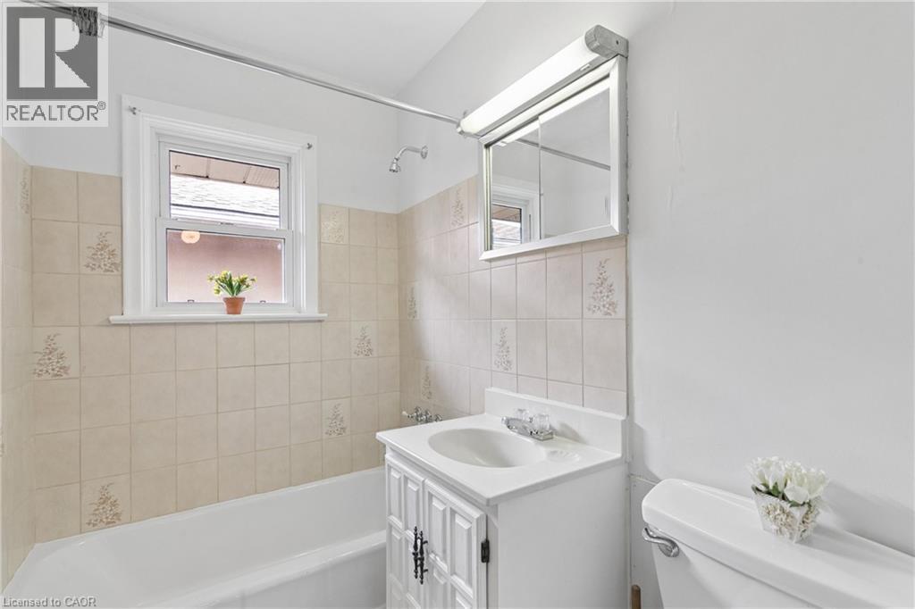 74 Ross Avenue, Kitchener, Ontario  N2A 1V3 - Photo 14 - 40845679