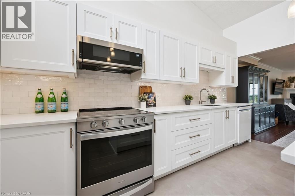 260 Sheldon Avenue N Unit# Ph2, Kitchener, Ontario  N2H 6P2 - Photo 5 - 40846631