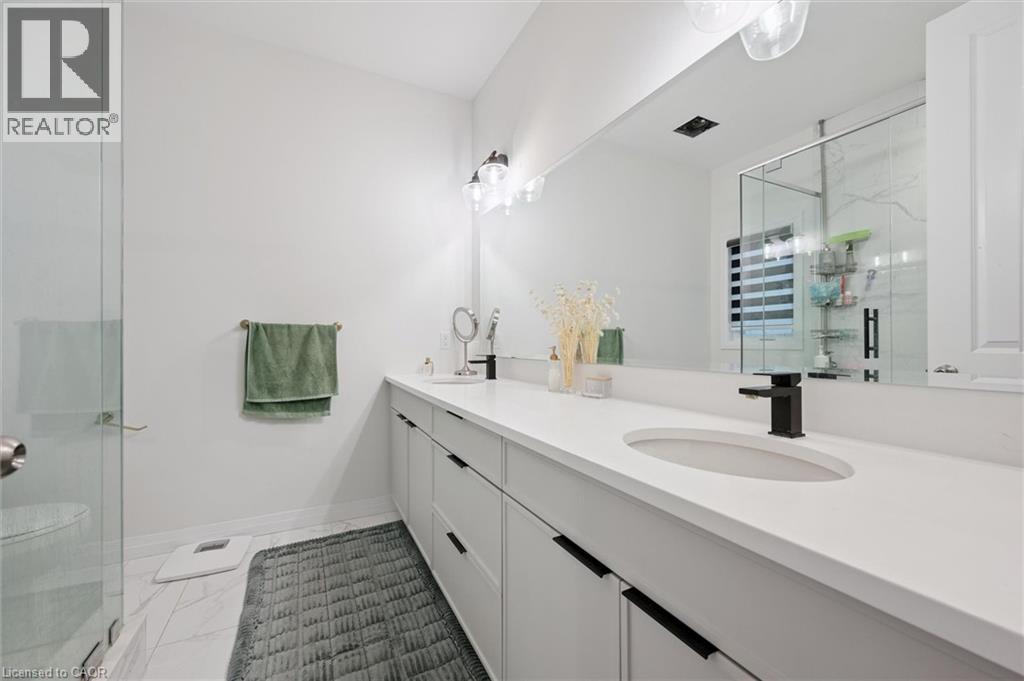 972 Stonecliffe Walk Unit# 18, Kitchener, Ontario  N2P 0K5 - Photo 23 - 40848074