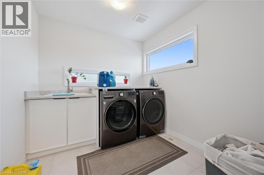972 Stonecliffe Walk Unit# 18, Kitchener, Ontario  N2P 0K5 - Photo 32 - 40848074