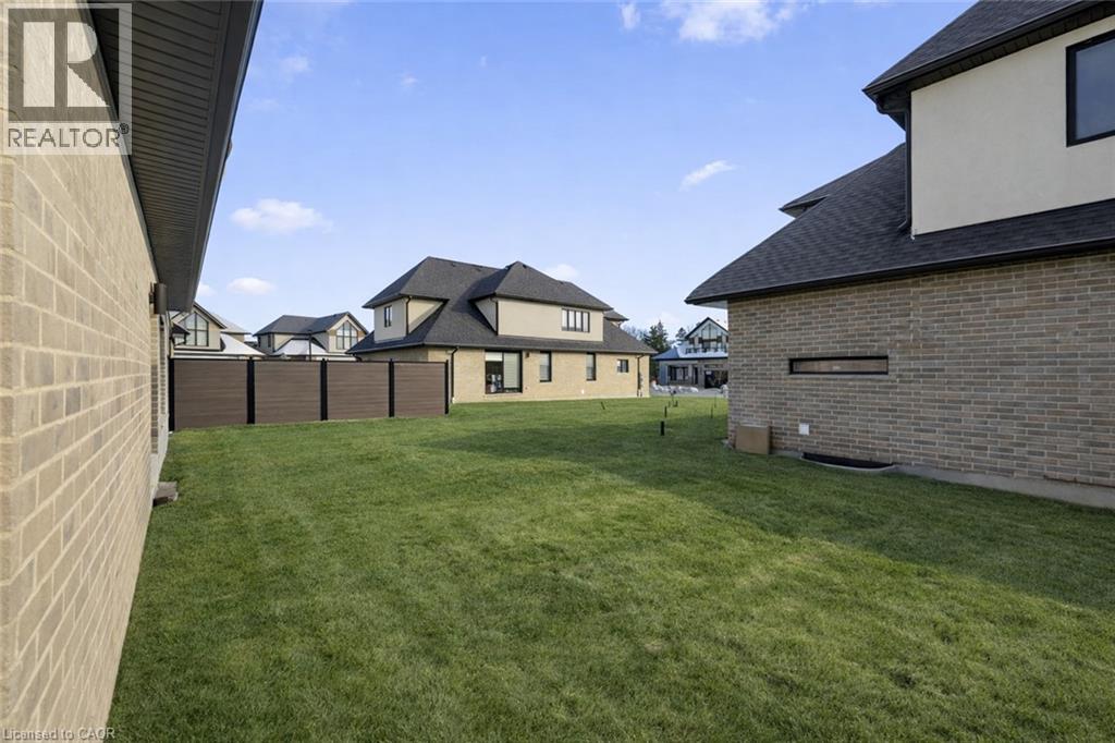 972 Stonecliffe Walk Unit# 18, Kitchener, Ontario  N2P 0K5 - Photo 40 - 40848074