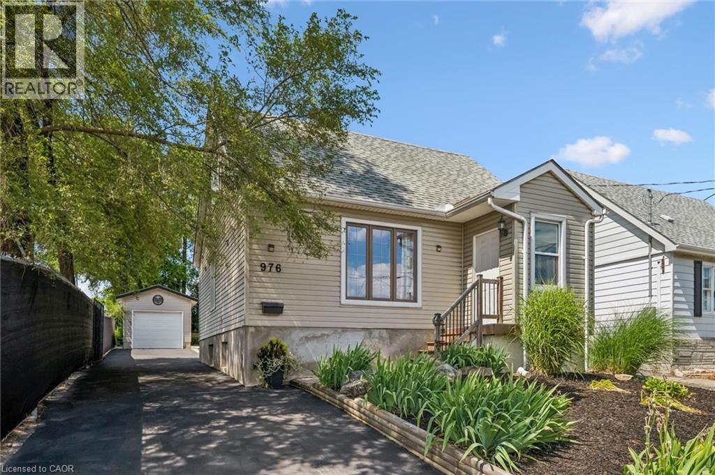 976 Guelph Street, Kitchener, Ontario  N2H 5Z6 - Photo 2 - 40850148