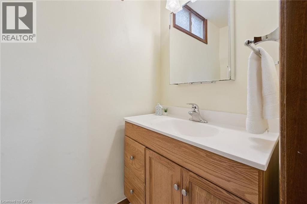 18 Strathcona Crescent, Kitchener, Ontario  N2B 2W6 - Photo 28 - 40847427