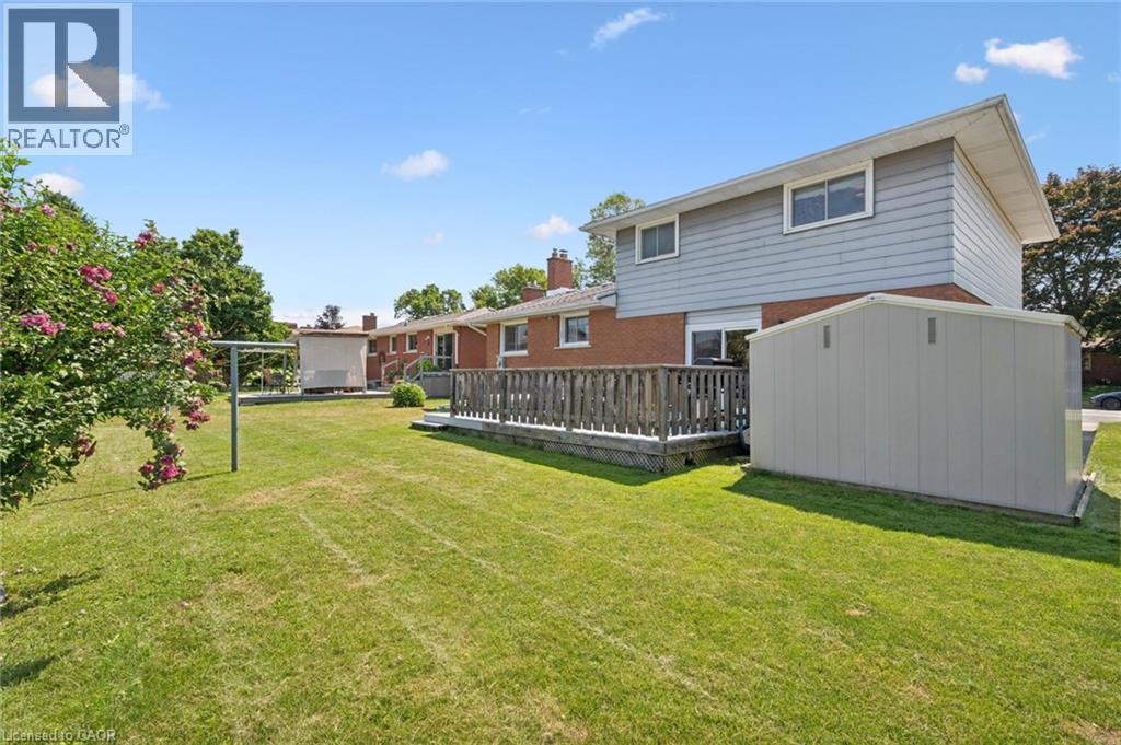 18 Strathcona Crescent, Kitchener, Ontario  N2B 2W6 - Photo 35 - 40847427