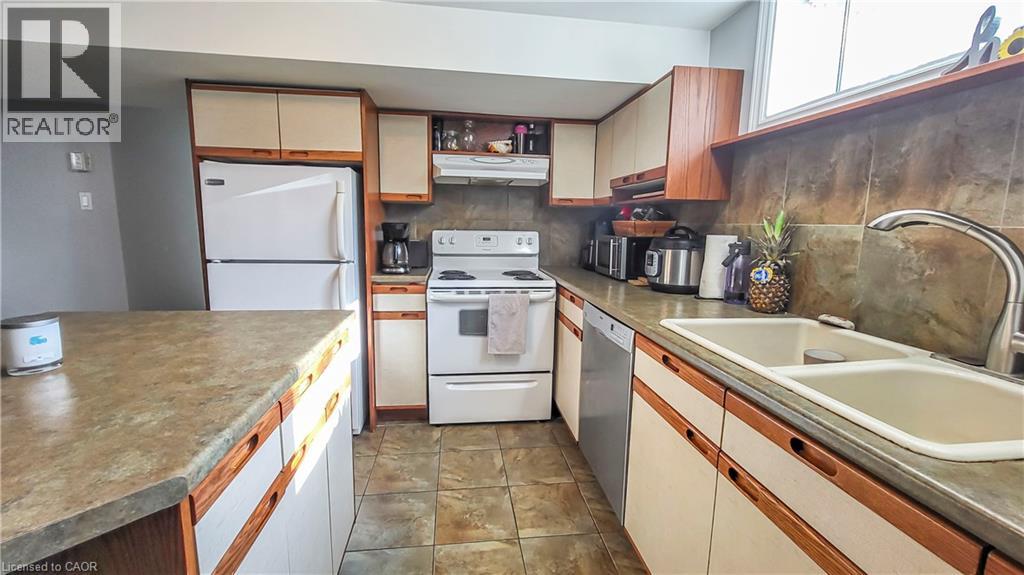 326 Victoria Street S Unit# B, Kitchener, Ontario  N2M 3A3 - Photo 4 - 40853341
