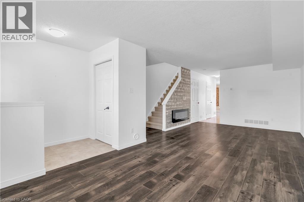 50 Howe Drive Unit# 19b, Kitchener, Ontario  N2E 0A2 - Photo 3 - 40853350