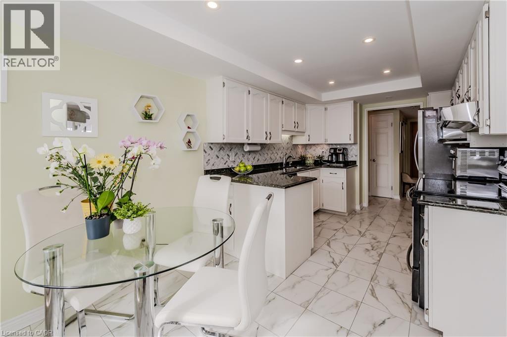 6 Willow Street Unit# 802, Waterloo, Ontario  N2J 4S3 - Photo 24 - 40853366