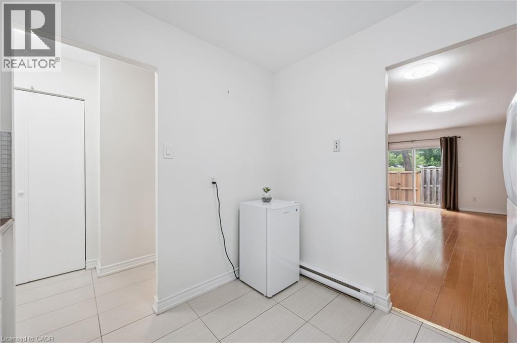 178 Westcourt Place, Waterloo, Ontario  N2L 2R7 - Photo 15 - 40854013