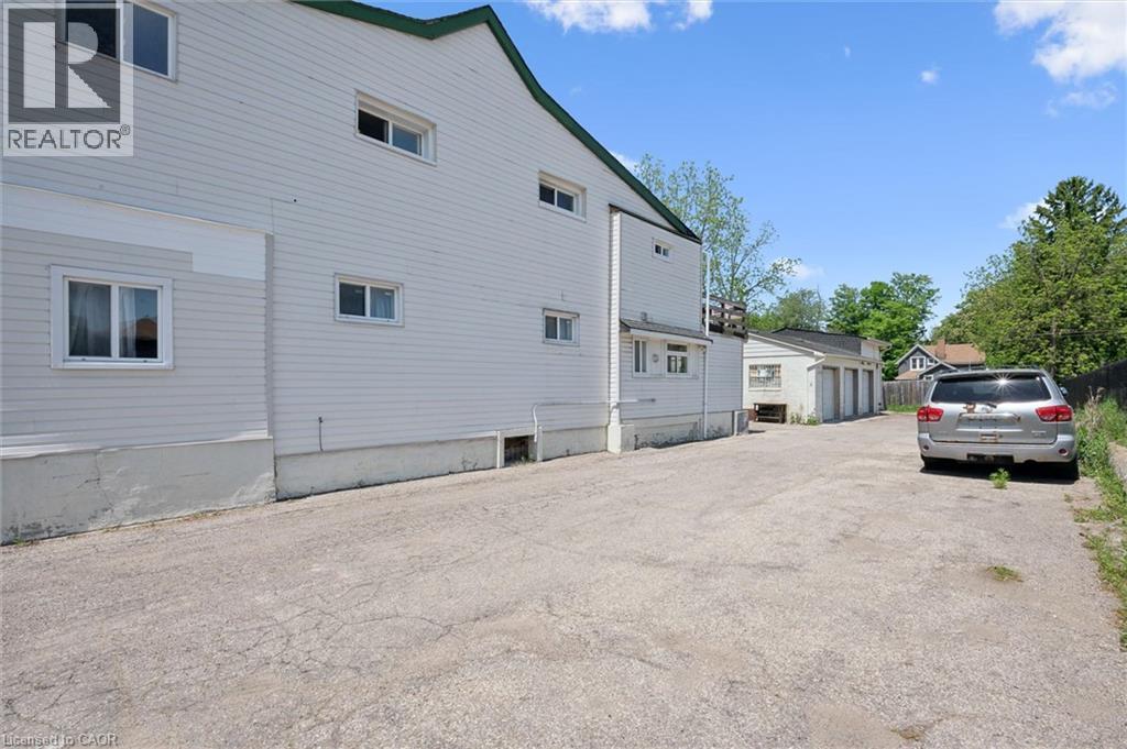 202 Breithaupt Street, Kitchener, Ontario  N2H 5H4 - Photo 4 - 40854589