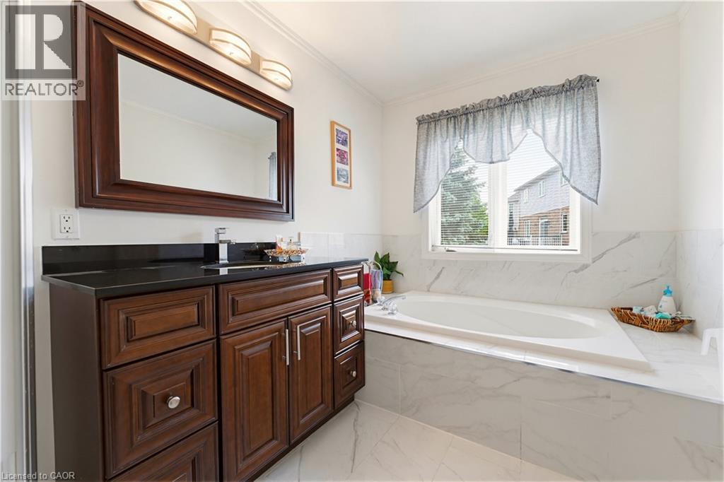 805 Munich Circle, Waterloo, Ontario  N2V 2N5 - Photo 24 - 40855741