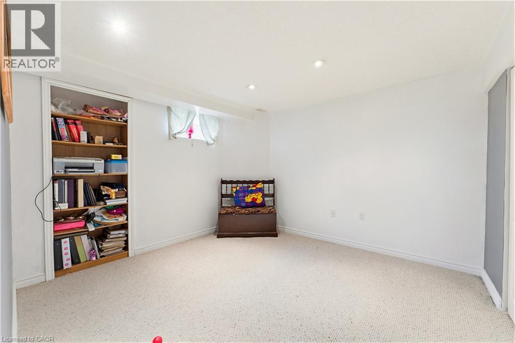 805 Munich Circle, Waterloo, Ontario  N2V 2N5 - Photo 32 - 40855741