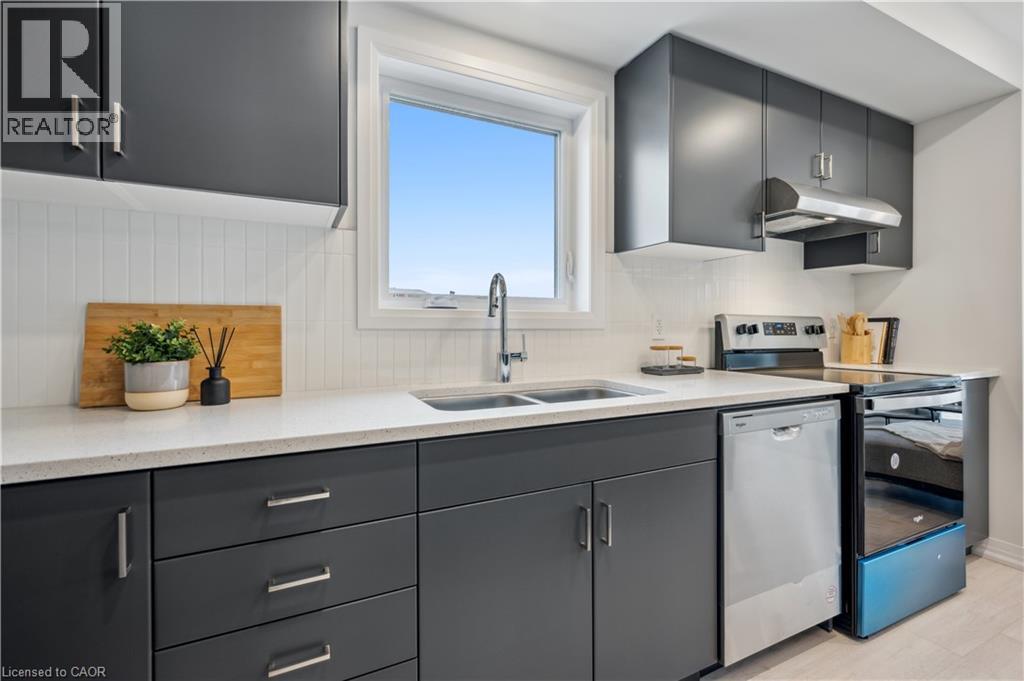 15 Stauffer Woods Trail Unit# 1, Kitchener, Ontario  N2P 0L1 - Photo 10 - 40854814