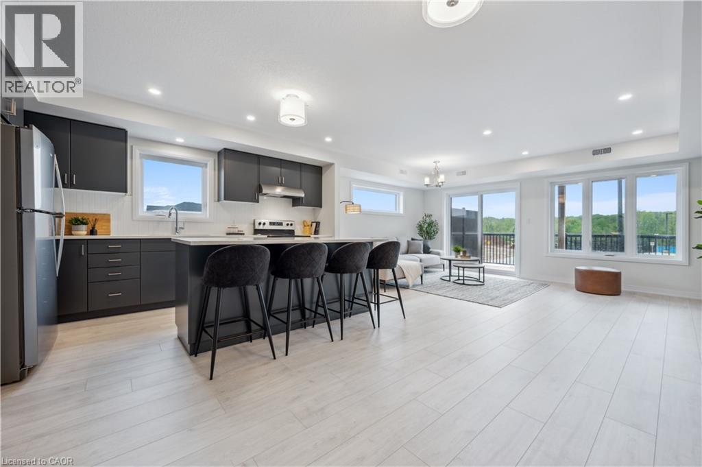 15 Stauffer Woods Trail Unit# 1, Kitchener, Ontario  N2P 0L1 - Photo 3 - 40854814