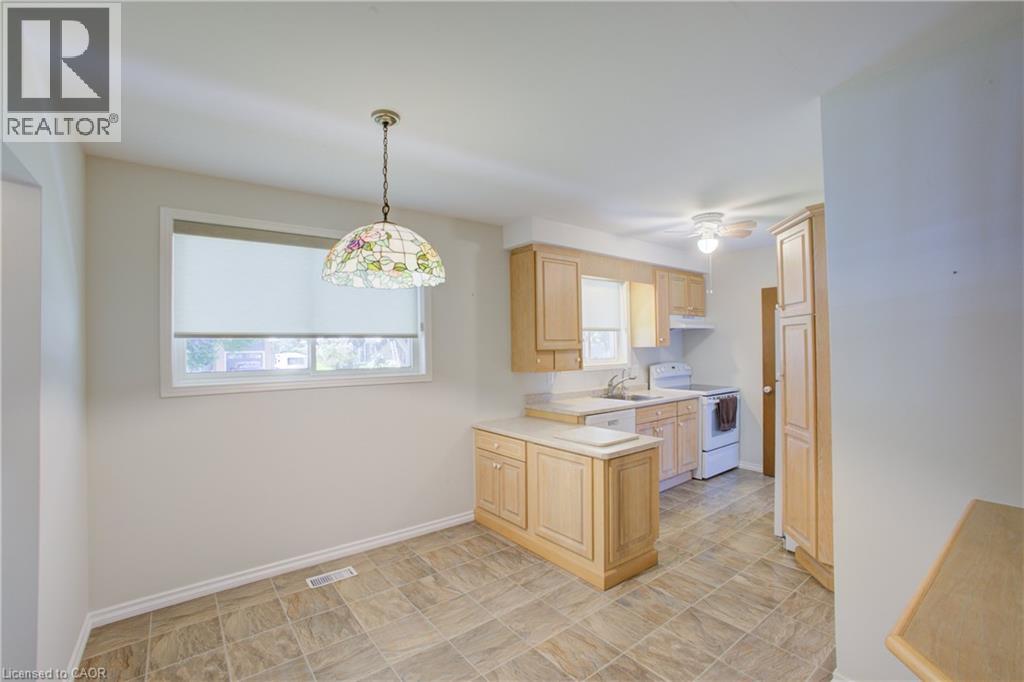 52 Queenston Crescent, Kitchener, Ontario  N2B 2V5 - Photo 10 - 40851087