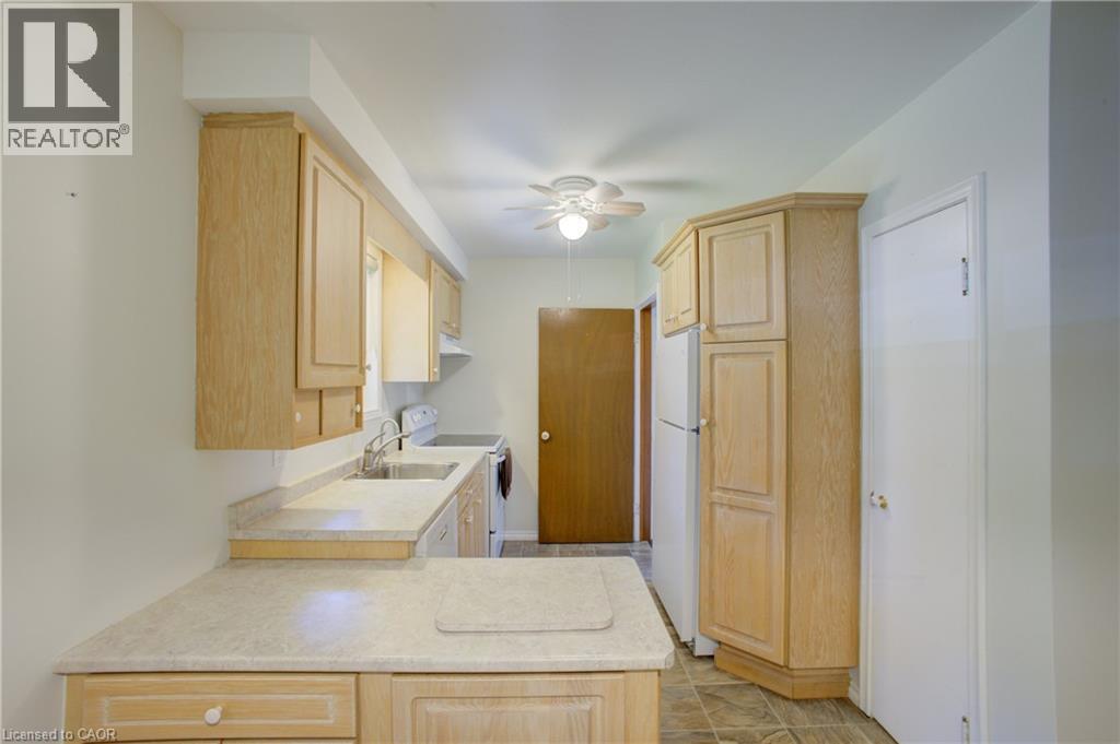 52 Queenston Crescent, Kitchener, Ontario  N2B 2V5 - Photo 13 - 40851087