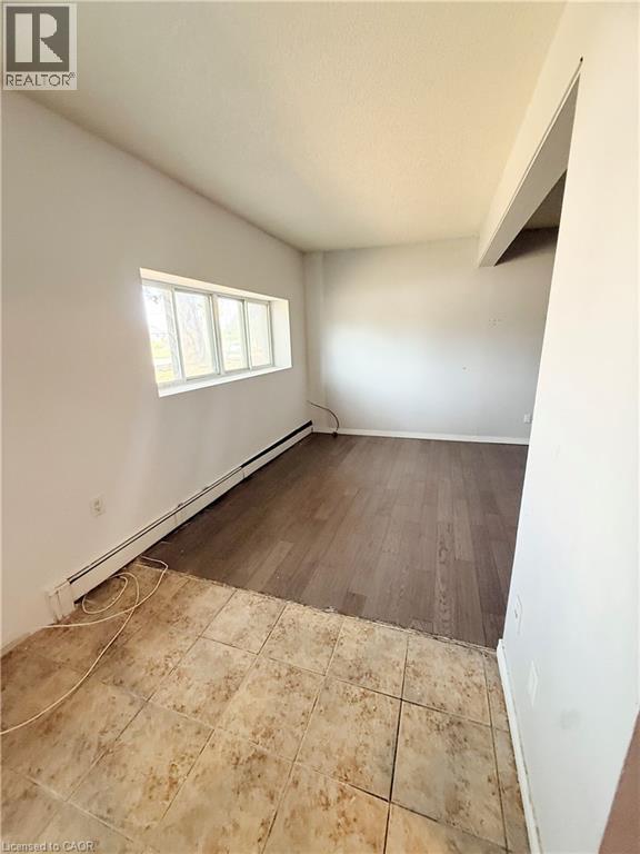 283 Fairway Road N Unit# 90, Kitchener, Ontario  N2A 2P1 - Photo 3 - 40855451