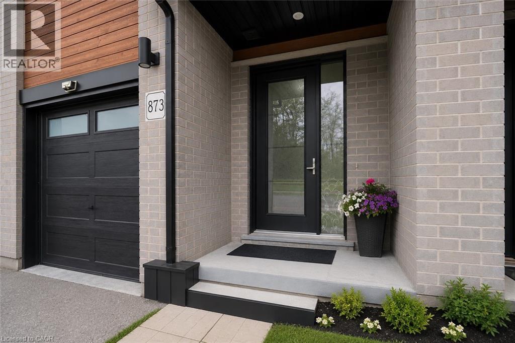 873 Robert Ferrie Drive, Kitchener, Ontario  N2R 0P2 - Photo 3 - 40859386
