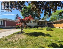 <div class="price">$850,000</div> 11 Duncairn Avenue, Kitchener<br><div style="margin-bottom:8px;"><small>Royal LePage Wolle Realty<br>royal Lepage Wolle Realty</small></div><div class='bed_bath'>5 Bed | 2 Bath</div>