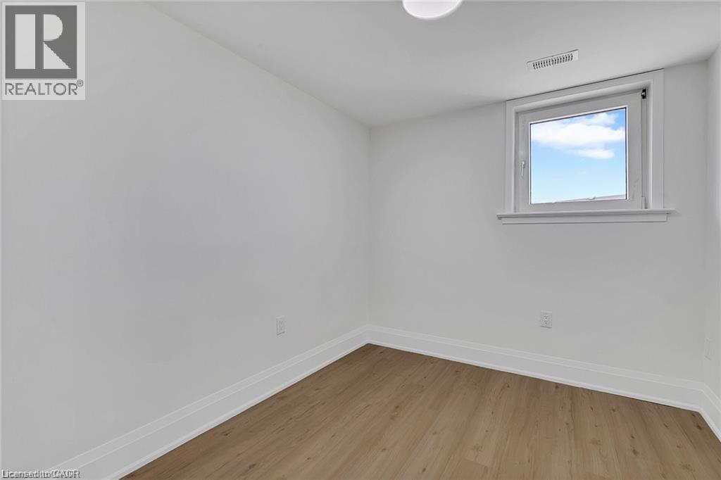 581 Lancaster Street W Unit# 2, Kitchener, Ontario  N2K 1M5 - Photo 11 - 40859584