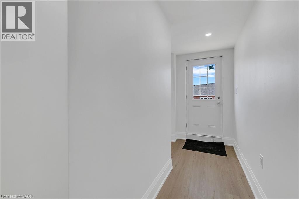 581 Lancaster Street W Unit# 2, Kitchener, Ontario  N2K 1M5 - Photo 13 - 40859584
