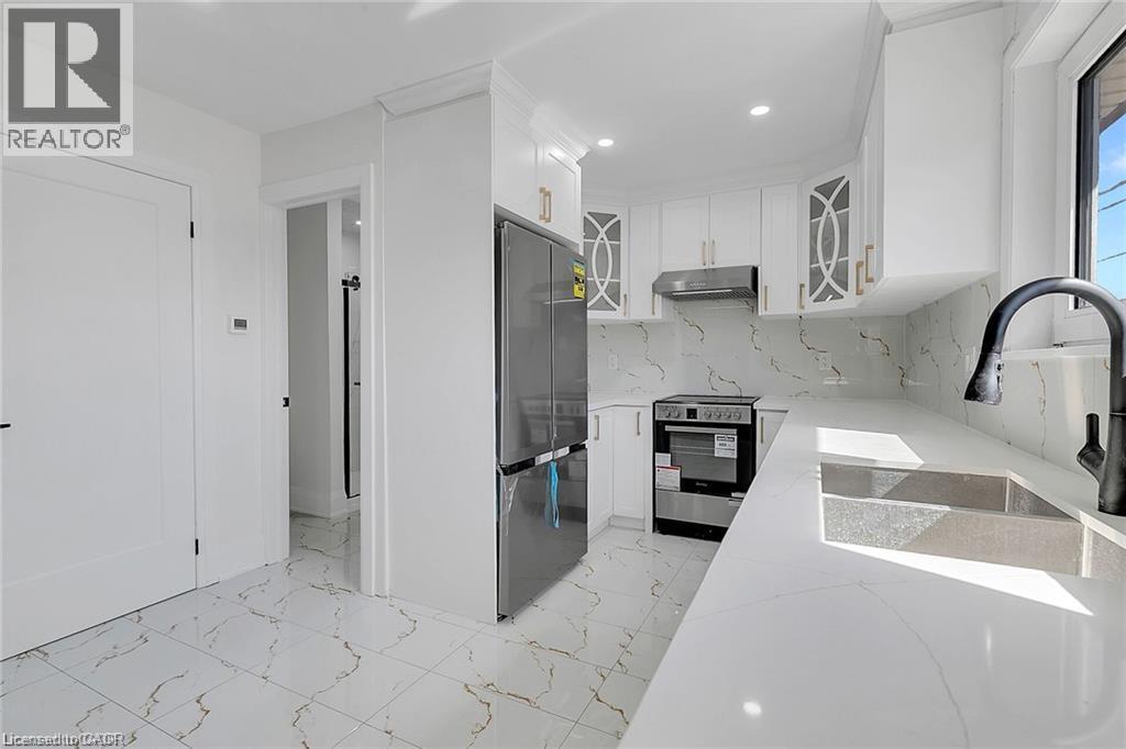 581 Lancaster Street W Unit# 2, Kitchener, Ontario  N2K 1M5 - Photo 2 - 40859584