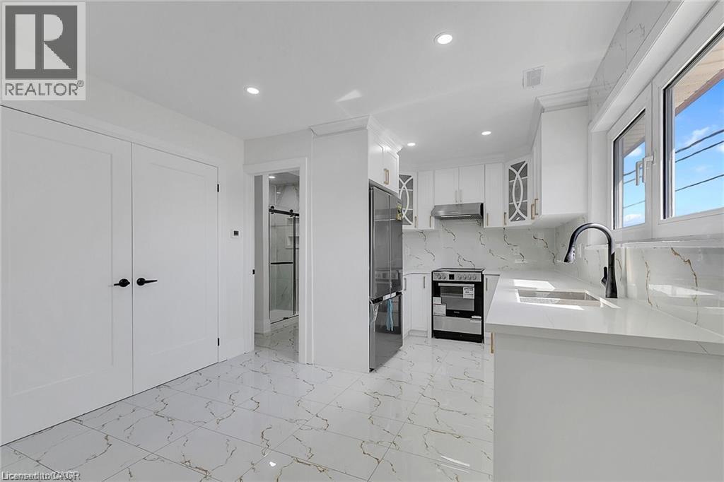 581 Lancaster Street W Unit# 2, Kitchener, Ontario  N2K 1M5 - Photo 4 - 40859584