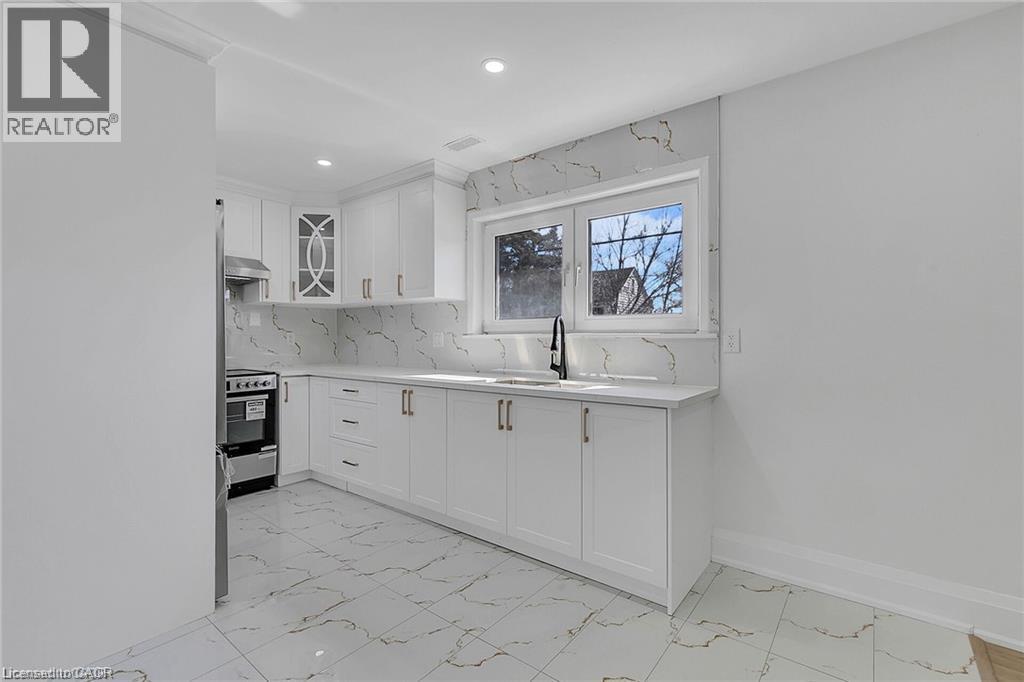 581 Lancaster Street W Unit# 2, Kitchener, Ontario  N2K 1M5 - Photo 5 - 40859584