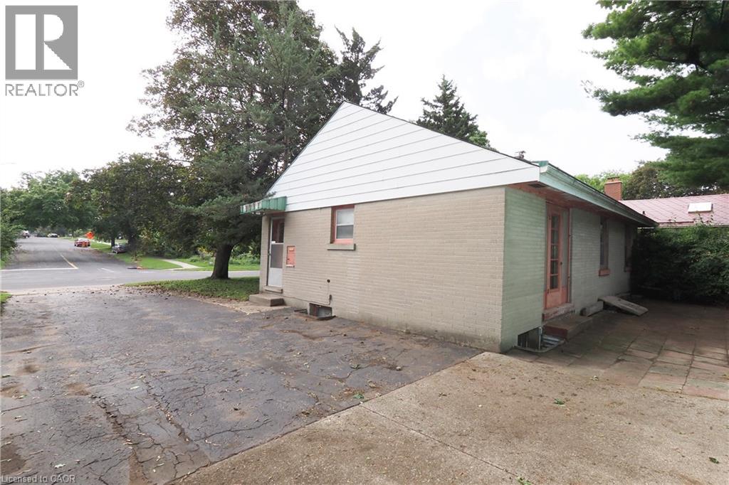 12 Oakwood Avenue, Kitchener, Ontario  N2H 6G9 - Photo 28 - 40859571