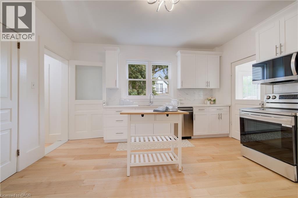 25 Central Street, Waterloo, Ontario  N2L 3A5 - Photo 19 - 40859014