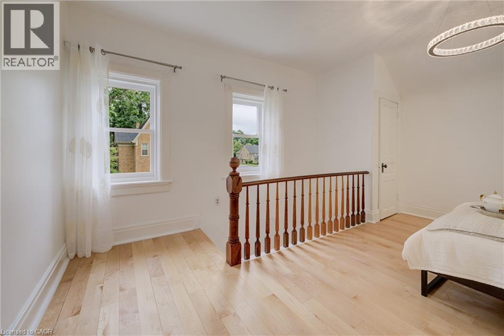 25 Central Street, Waterloo, Ontario  N2L 3A5 - Photo 32 - 40859014